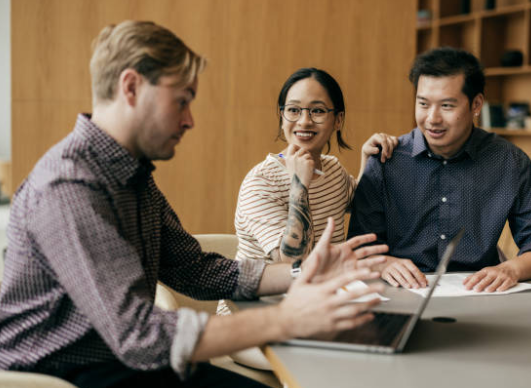 从工具到平台，文档类办公软件的商业边界正在被重新定义